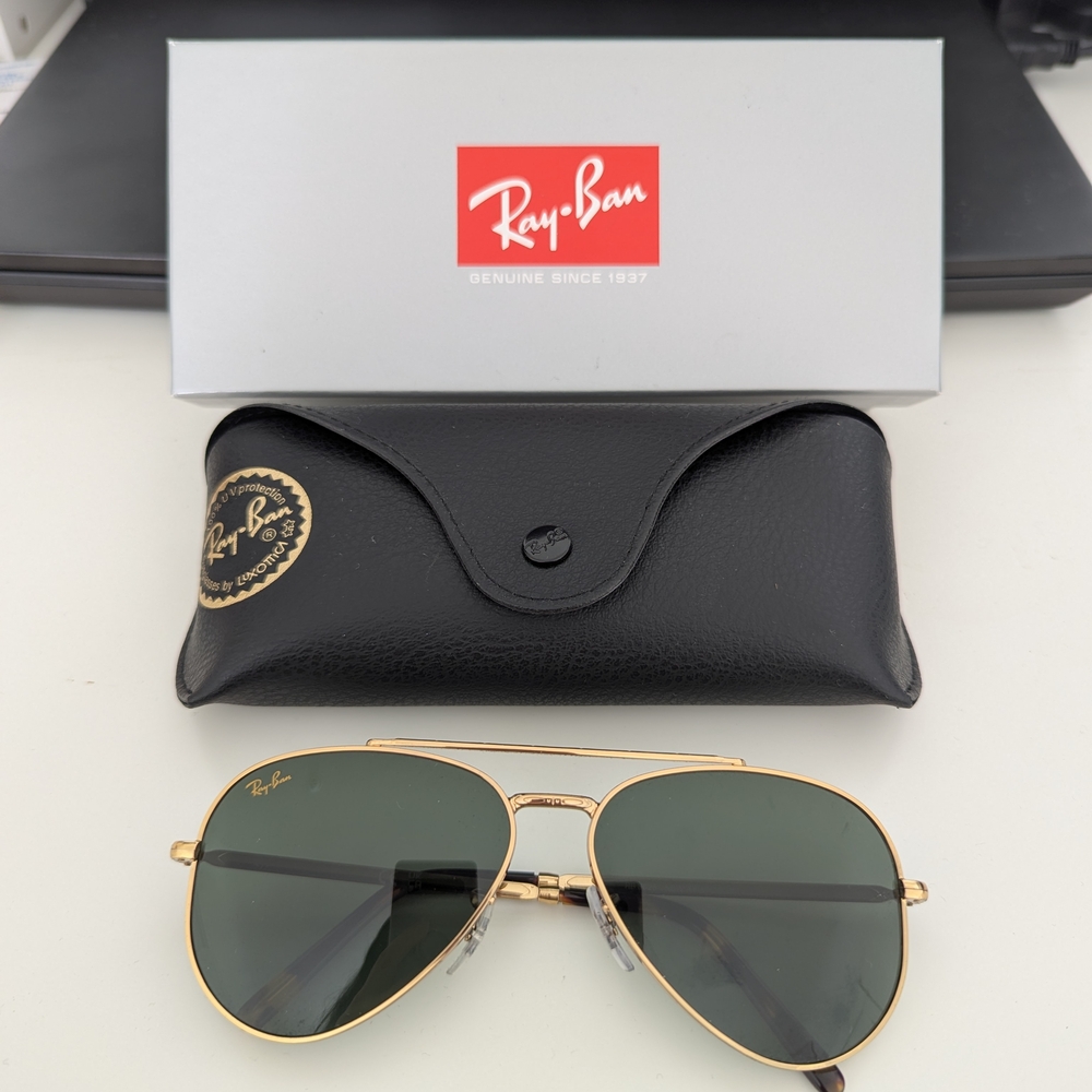 Ray-Ban Gold Aviator Sunglasses